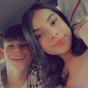 Meet your Posher, Anahi